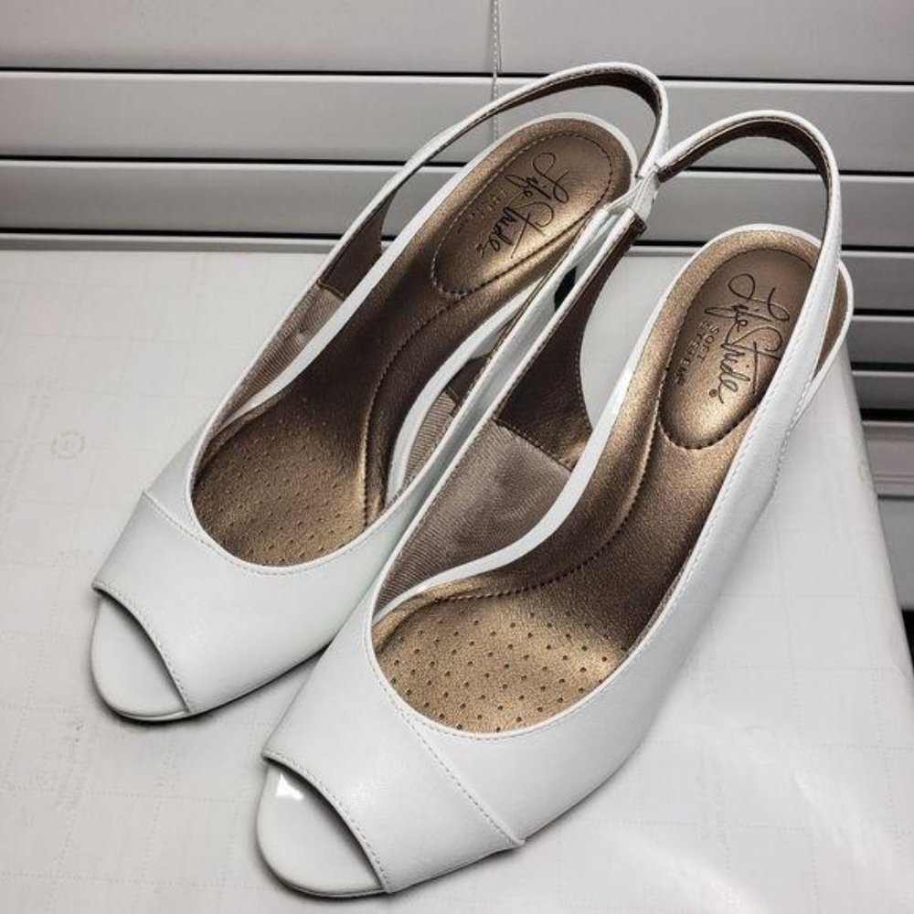 Life Stride White Open Toe Slingback Slip-On Heels